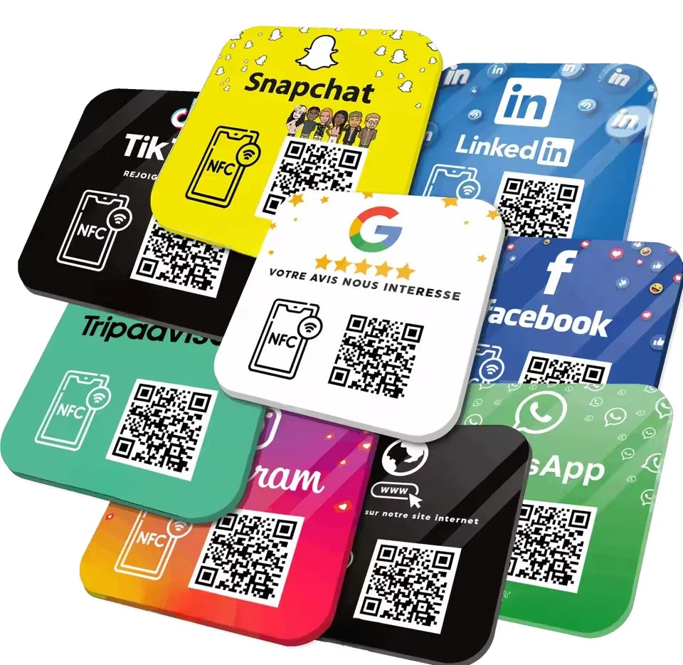 Plaques NFC et QR code Cardavis pour avis Google et réseaux sociaux