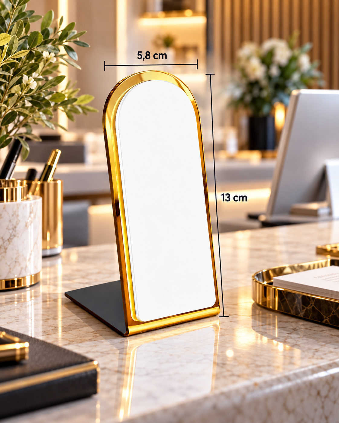 Présentoir NFC arrondi blanc vierge à contour doré, dimensions 5,8 × 13 cm – Cardavis
