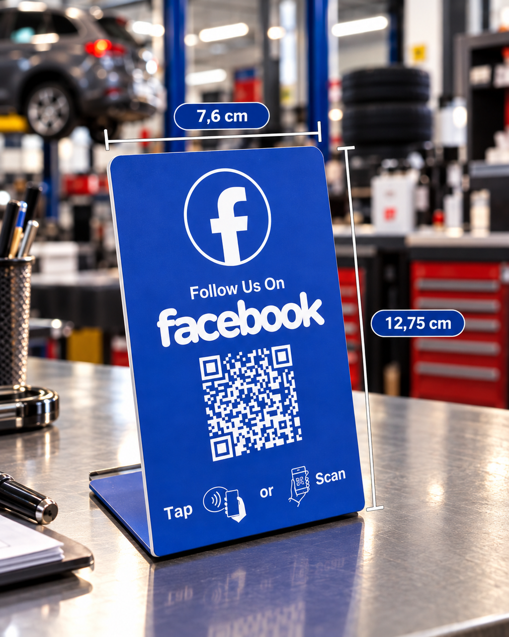 Présentoir NFC + QR code Facebook, dimensions 7,6 × 12,75 cm – Cardavis